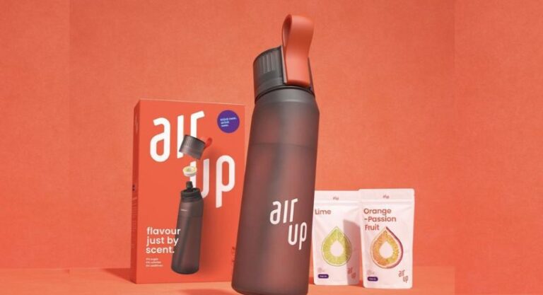 Business Insider.nl : Are scent pods from the Air Up water bottle cheaper than regular soft drinks? We examined the price difference with cheap Aldi soft drinks and Coca-Cola.